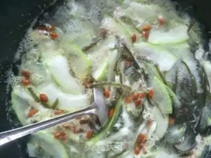 Make Poonmelon seaweed soup step 5