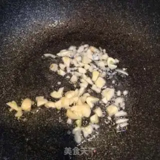 Make Garlic pastries step 1