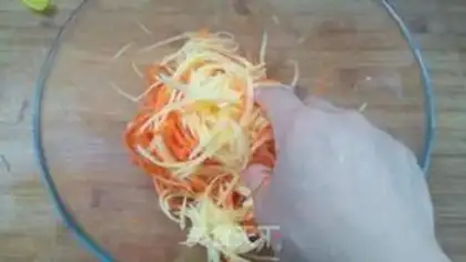 Make Hot noodles box step 2