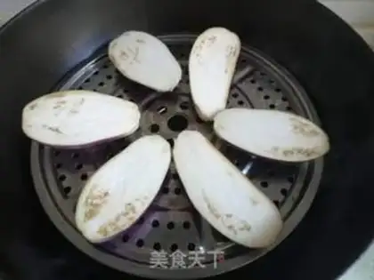 Make Pans with garlic cheese step 2