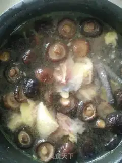 Make Old hen mushroom soup step 3