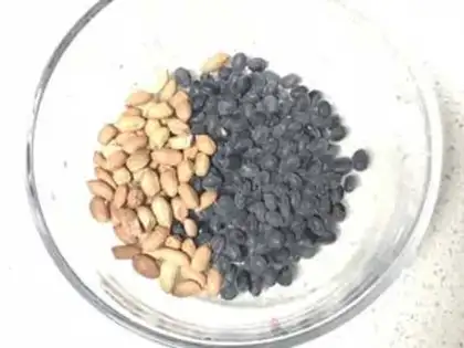 Make Peanut black soy step 0