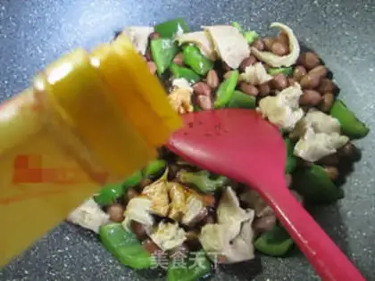Make Pyramid peanut rice step 3