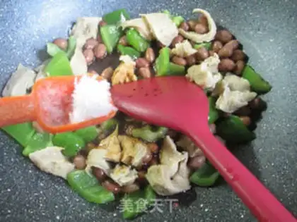 Make Pyramid peanut rice step 5