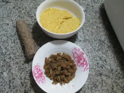 Make The raisin porridge step 0