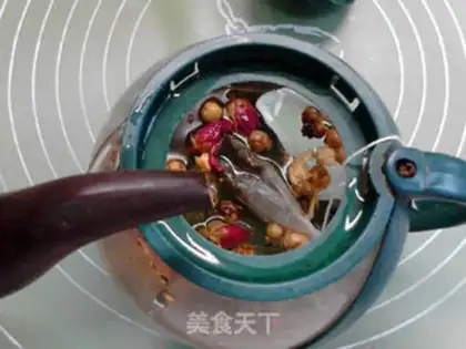 Make Three flowers of tea step 4