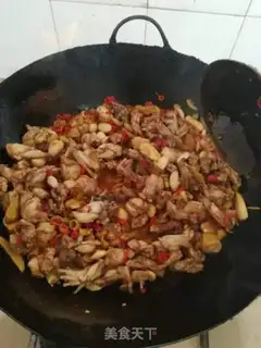 Make "Red oil with peppers and frogs." step 6