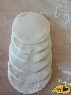 Make Rose buns step 4