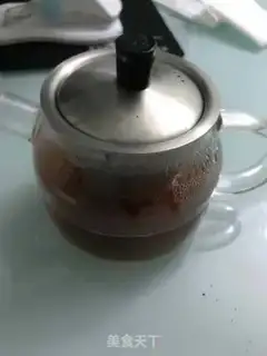 Make A tea with red dates step 1