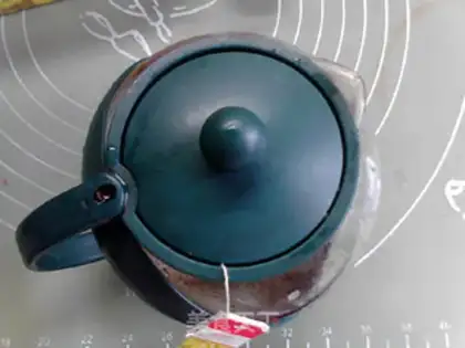 Make Rose milk tea step 4