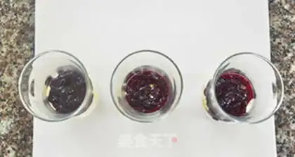 Make Lady Blueberry Cup step 6