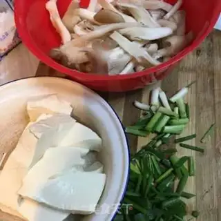 Make Tofu with mushrooms step 0