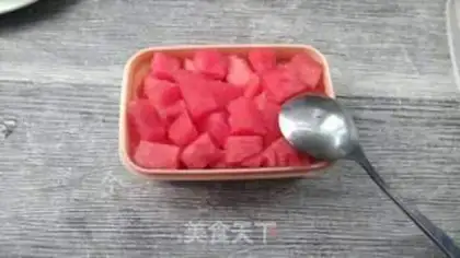 Make Homemade fresh fruit tea step 1