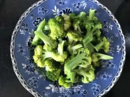 Make Orchid egg salad step 1