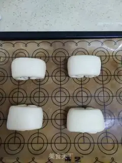 Make Japanese milk rolls step 12