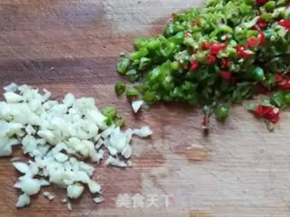 Make Spicy little cinnamon fish step 2