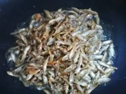 Make Spicy little cinnamon fish step 3