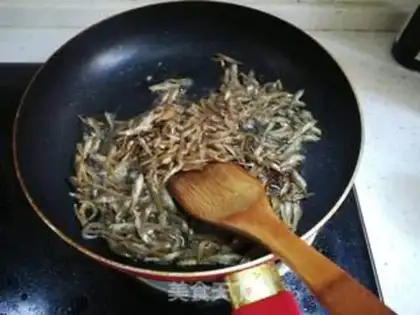 Make Spicy little cinnamon fish step 4