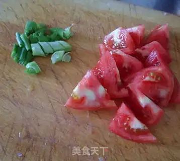 Make Tomato noodle soup step 1