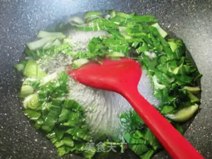 Make Flowers and green soup step 3