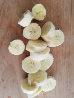 Make Banana shake step 1