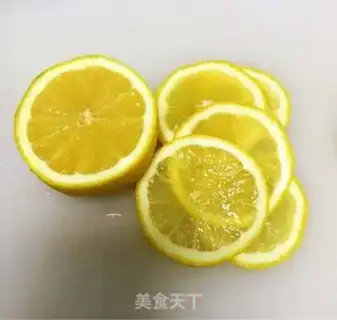 Make Honey lemon tea step 1
