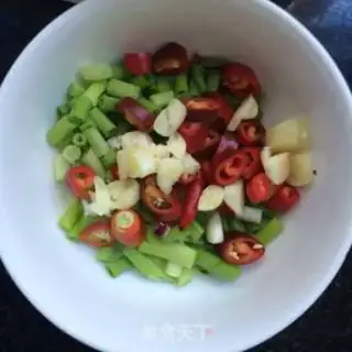 Make White mushrooms and silk melons step 2