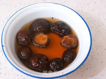 Make Soy sauce and oatmeal step 0