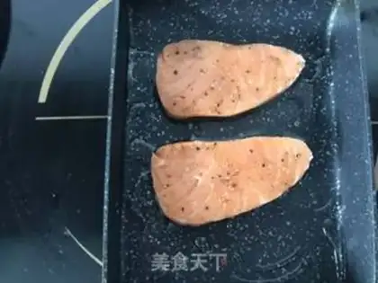 Make Fried salmon with mashed potatoes step 3