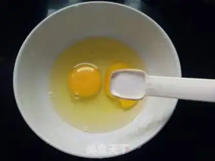 Make Autumn steamed eggs step 0