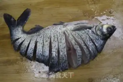 Make Peacock open-screen fish step 2
