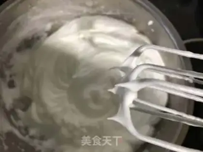 Make Chocolate cream cake rolls step 5