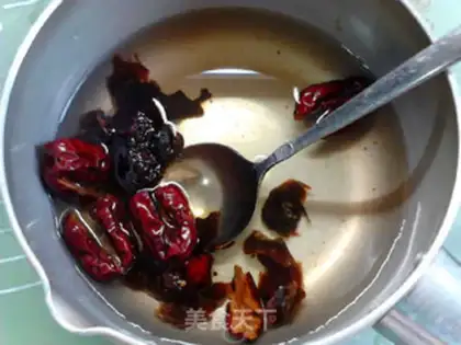 Make Cinnamon and red date tea step 3
