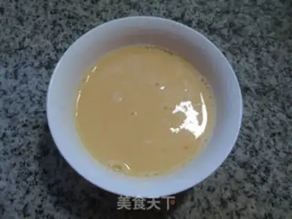 Make Scrambled eggs step 1