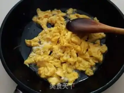 Make Peas fried eggs step 3
