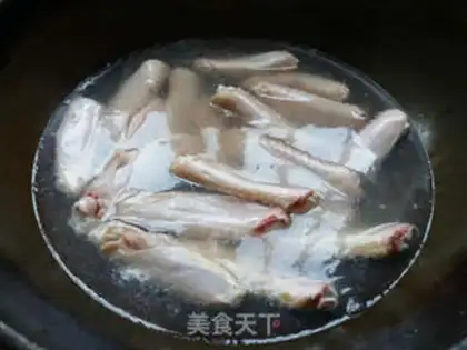 Make Spicy duck wings step 1