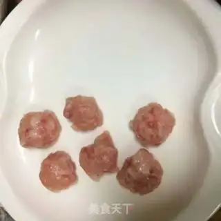 Make radish meatball soup step 1