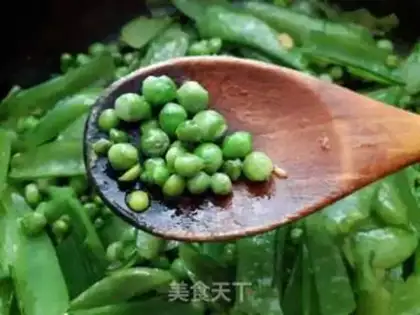 Make Peas fried eggs step 5