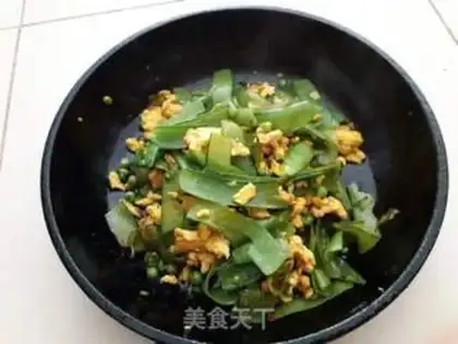 Make Peas fried eggs step 6