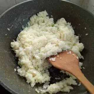 Make Gold egg fried rice step 3