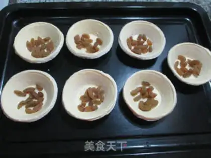 Make raisins and eggs step 7