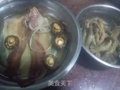 Make Shrimp congee for mushroom squid step 0