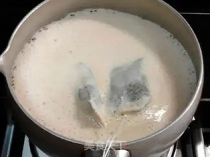 Make Red tea yogurt step 2