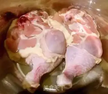 Make A curry chicken leg step 1