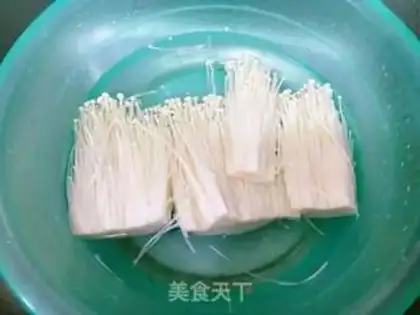 Make Frozen needle mushrooms step 1