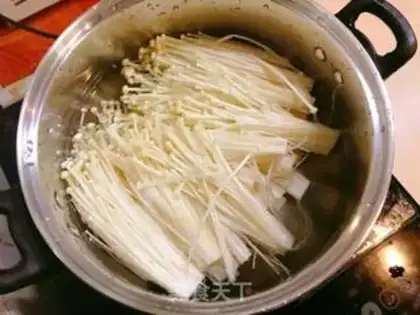 Make Frozen needle mushrooms step 2