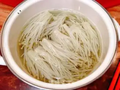 Make Frozen needle mushrooms step 4