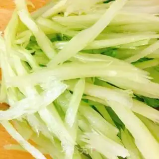 Make Celery fried dry step 0