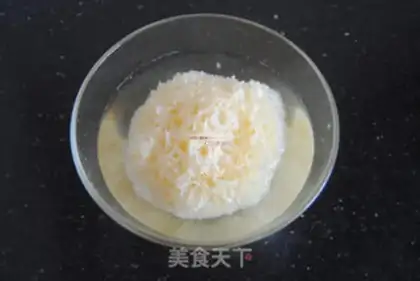 Make Strawberry dates, silver ears step 1