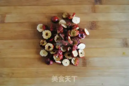 Make Strawberry dates, silver ears step 2